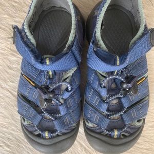 Boy blue Keen sandals